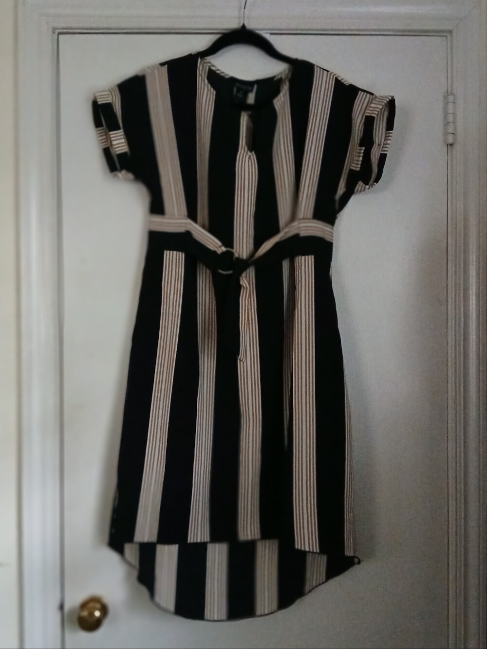 ENFOCUS STUDIOS Black and Cream Vertical Stripe Belted Dress Size 6